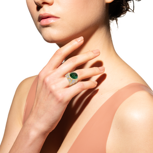 Bague Onda en édition limitée en tourmaline verte cabochon